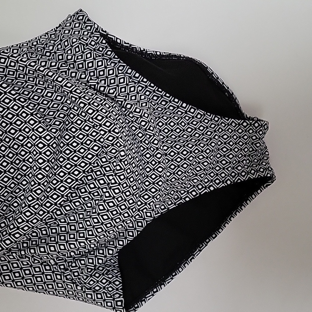 DKNY Swimsuit One Piece Black White Tummy Control Slimming Geometric Design Sz.L - Picture 6 of 16